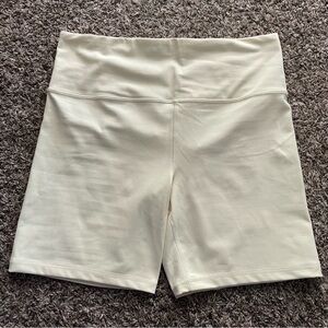 NWOT Athleta Ultra High Rise Elation 7” Bike Short